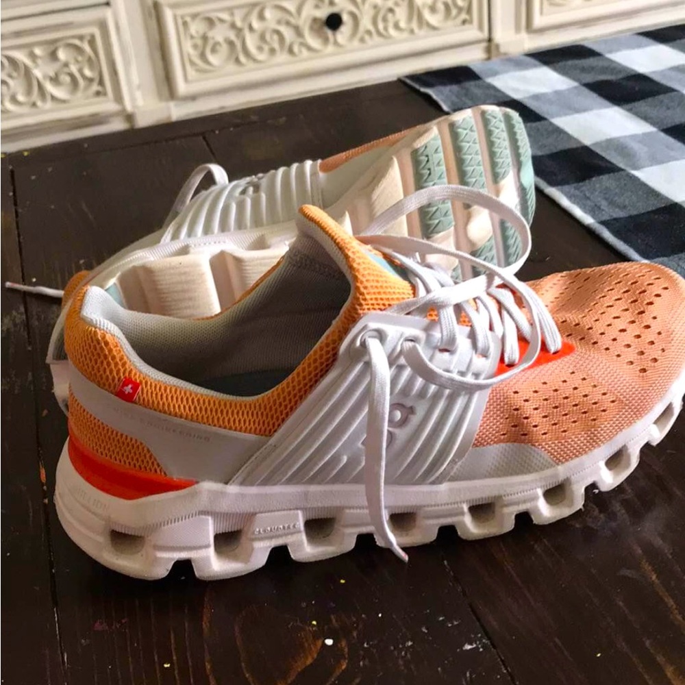 Women’s size 7 On Clouds